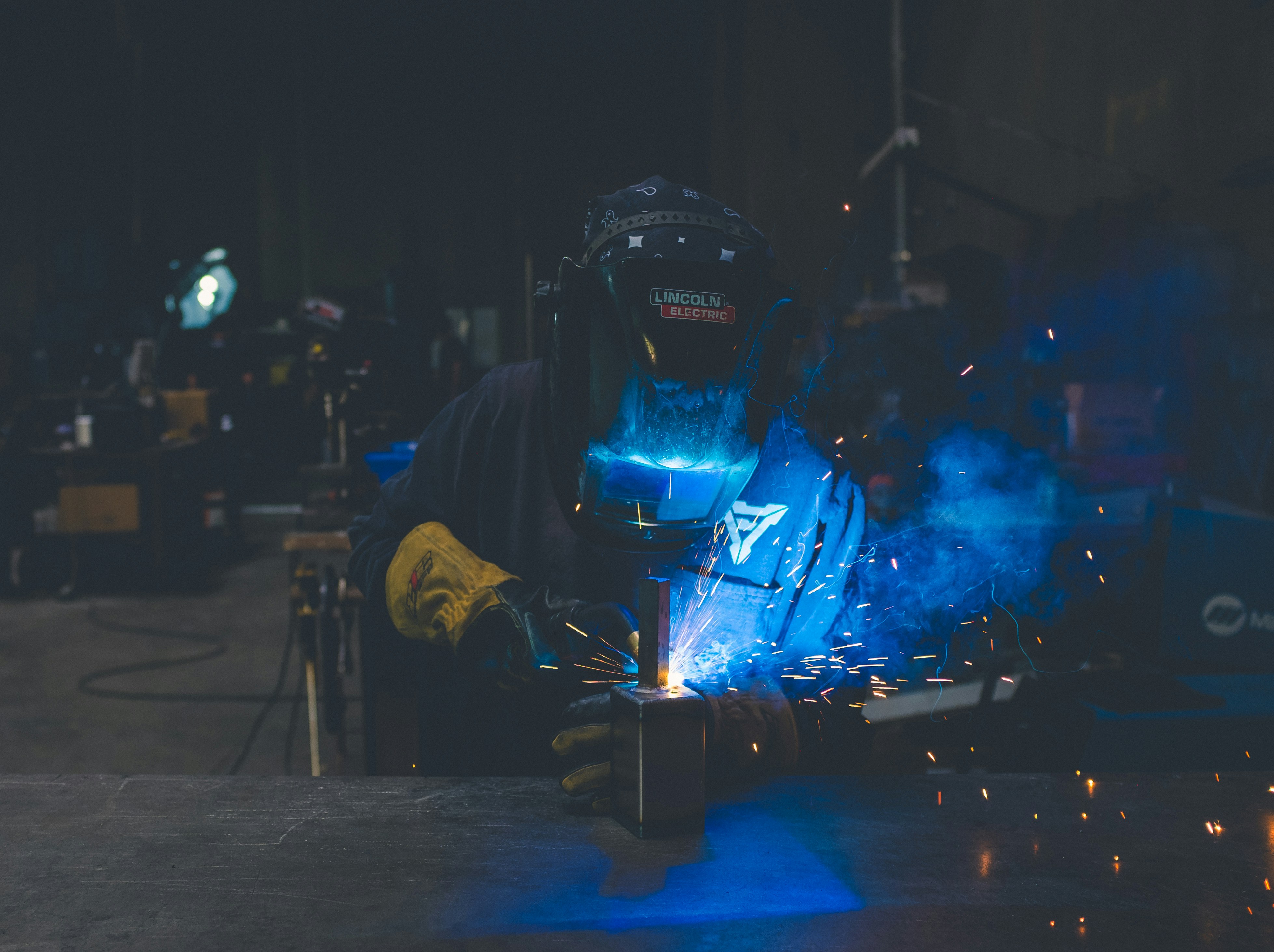 Robot-assisted laser hybrid welding in a modern shipyard